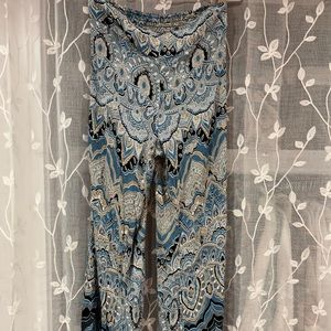 Bell bottom pattern pants, with elastic waist band